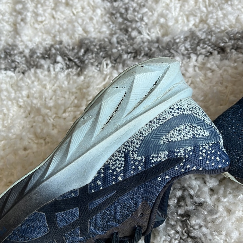 ASICS sneakers - Picture 4 of 6